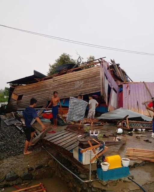 45 Rumah Rusak Akibat Angin Puting Beliung di Luwu, Plt Gubernur Kirim Bantuan Stok Penyanggah